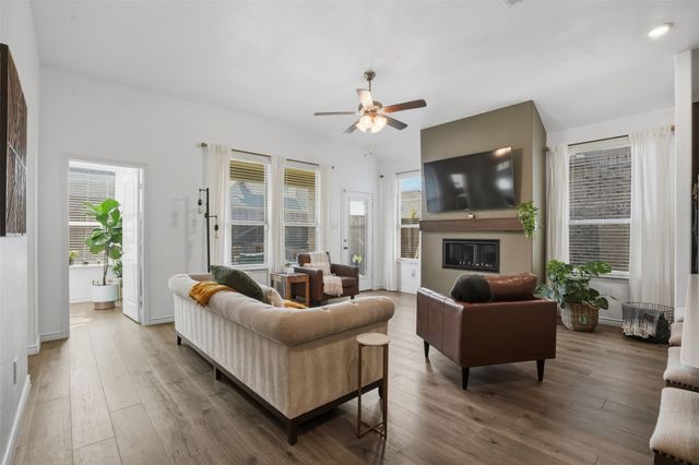 10408 Autumn Leaves Lane, Aubrey, TX 76227