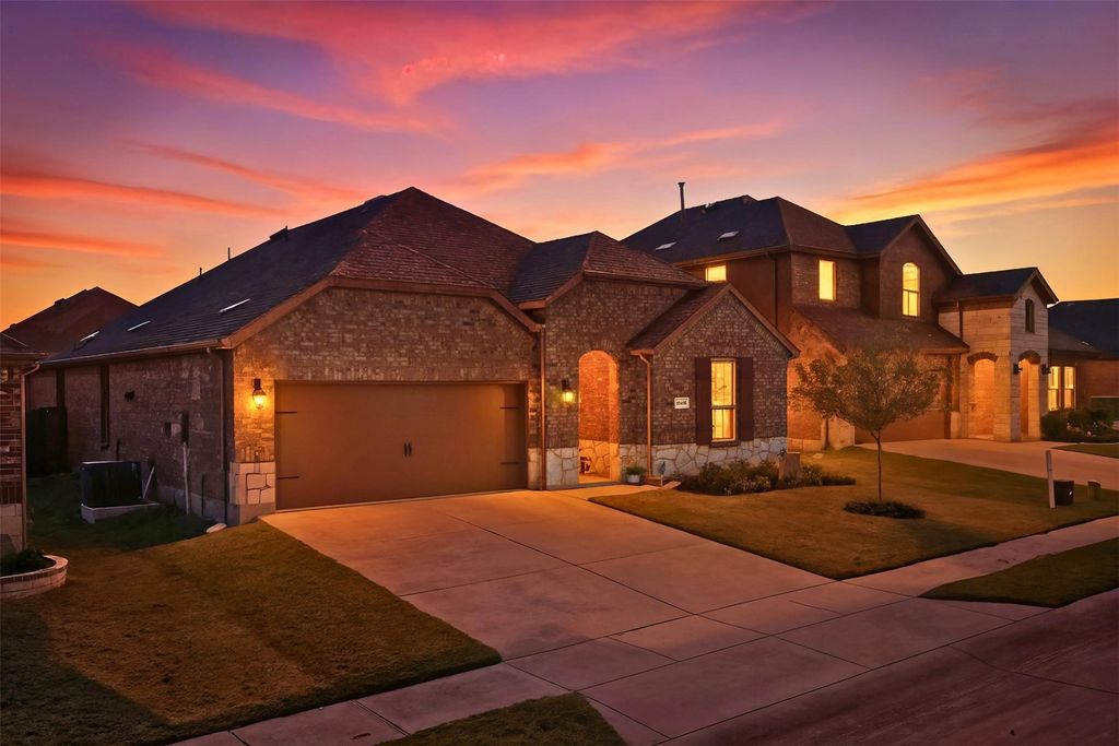 10408 Autumn Leaves Lane, Aubrey, TX 76227