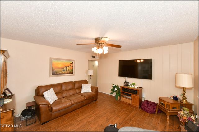 10725 SAIGON Drive, El Paso, TX 79925