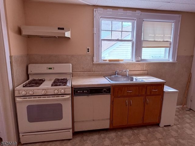 52 Looker St, Hillside Twp., NJ 07205