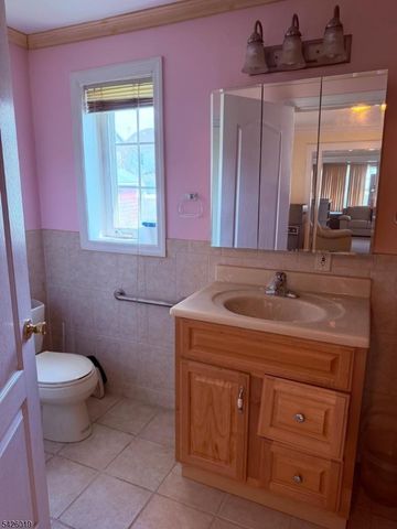 52 Looker St, Hillside Twp., NJ 07205