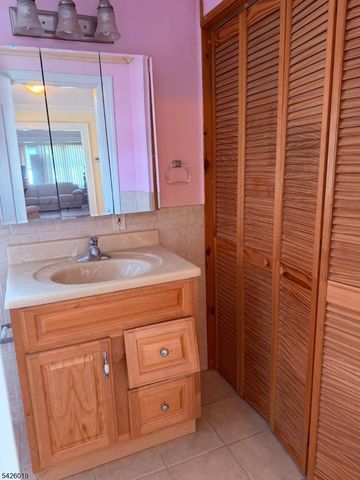 52 Looker St, Hillside Twp., NJ 07205