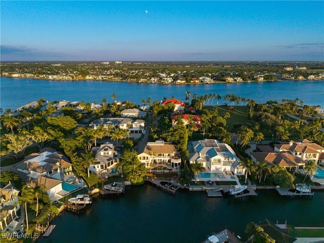 2170 Marina DR, Naples, FL 34102