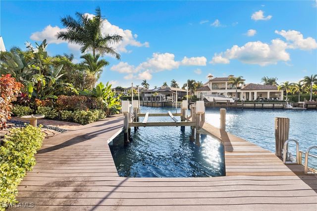 2170 Marina DR, Naples, FL 34102