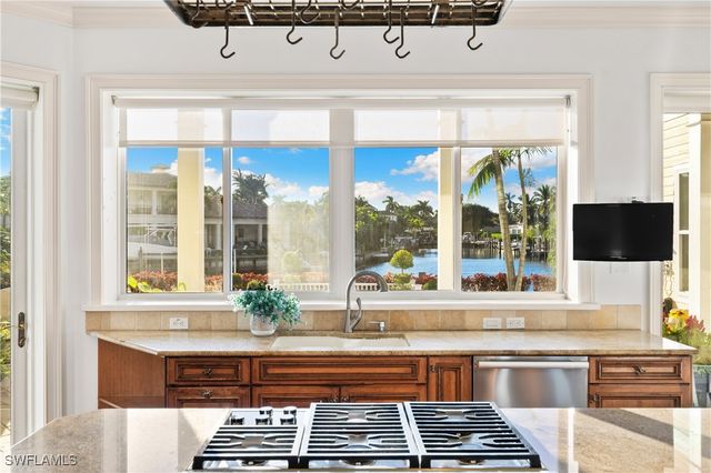 2170 Marina DR, Naples, FL 34102