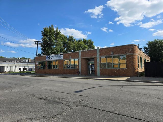 4535 W Addison Street, Chicago, IL 60641