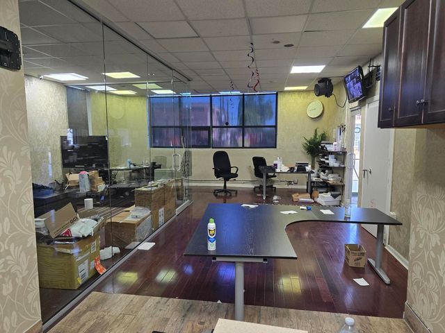 4535 W Addison Street, Chicago, IL 60641