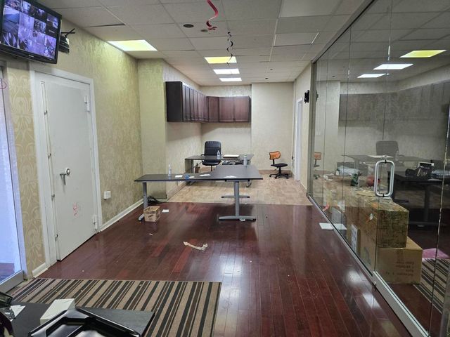 4535 W Addison Street, Chicago, IL 60641