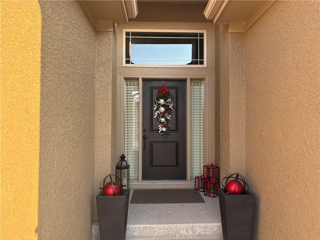 1700 NE Parkwood Drive, Lee's Summit, MO 64064