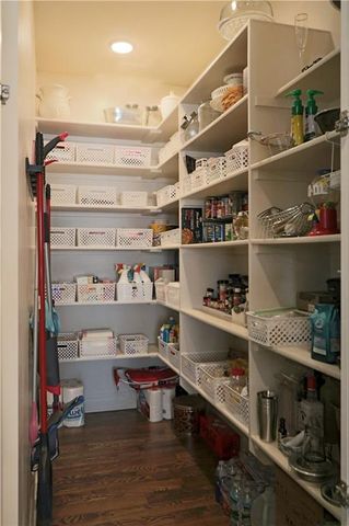 1700 NE Parkwood Drive, Lee's Summit, MO 64064