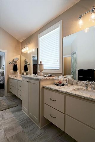 1700 NE Parkwood Drive, Lee's Summit, MO 64064