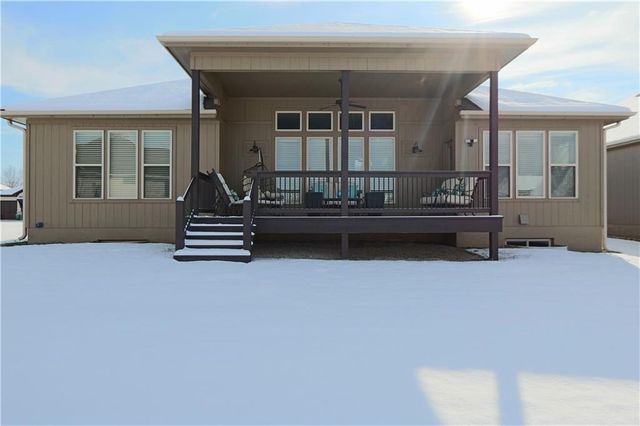 1700 NE Parkwood Drive, Lee's Summit, MO 64064