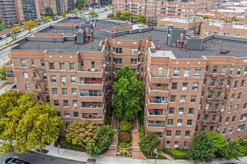 69-40 Yellowstone Boulevard 608, Forest Hills, NY 11375