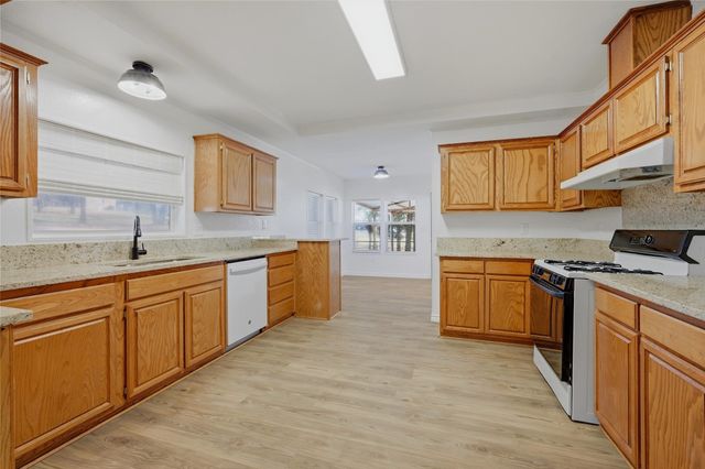 76 Forest Lane, Gordonville, TX 76245