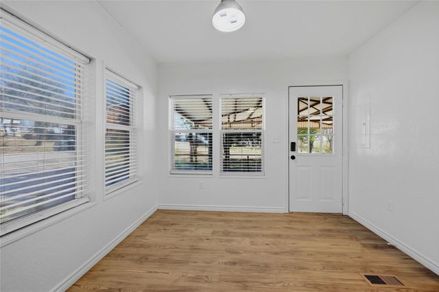 76 Forest Lane, Gordonville, TX 76245