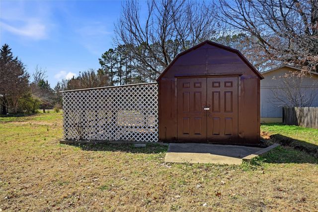 76 Forest Lane, Gordonville, TX 76245