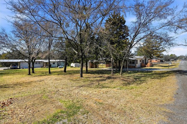 76 Forest Lane, Gordonville, TX 76245