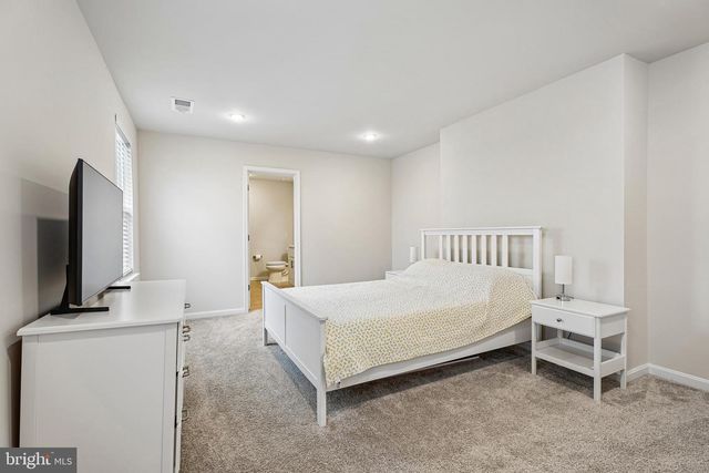 198 ELLERY ST, Ranson, WV 25438