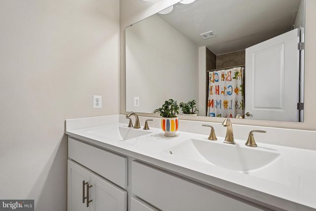 198 ELLERY ST, Ranson, WV 25438