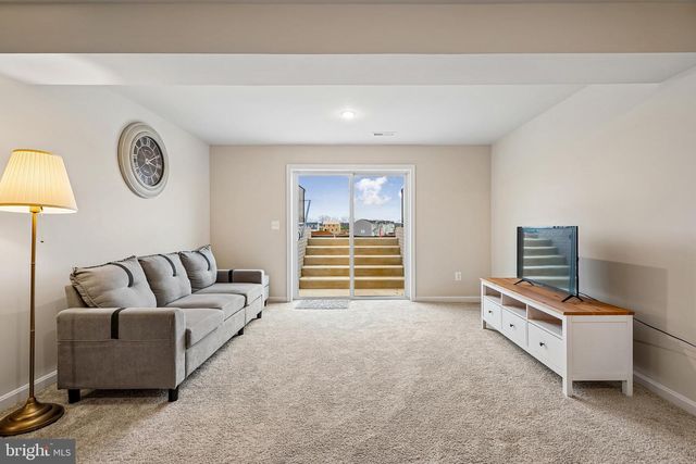 198 ELLERY ST, Ranson, WV 25438