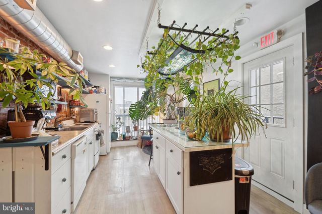 651 N 33RD ST, Philadelphia, PA 19104