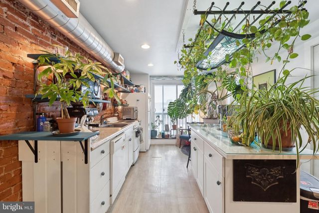 651 N 33RD ST, Philadelphia, PA 19104