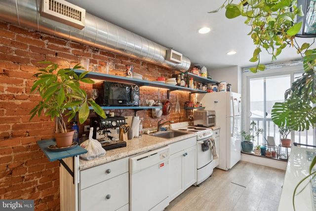 651 N 33RD ST, Philadelphia, PA 19104