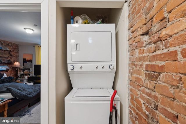 651 N 33RD ST, Philadelphia, PA 19104