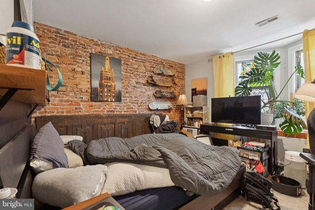 651 N 33RD ST, Philadelphia, PA 19104