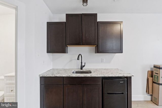 651 N 33RD ST, Philadelphia, PA 19104