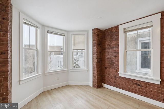 651 N 33RD ST, Philadelphia, PA 19104