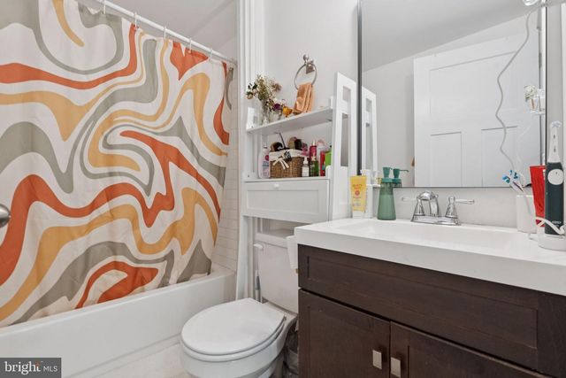 651 N 33RD ST, Philadelphia, PA 19104