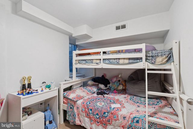 651 N 33RD ST, Philadelphia, PA 19104