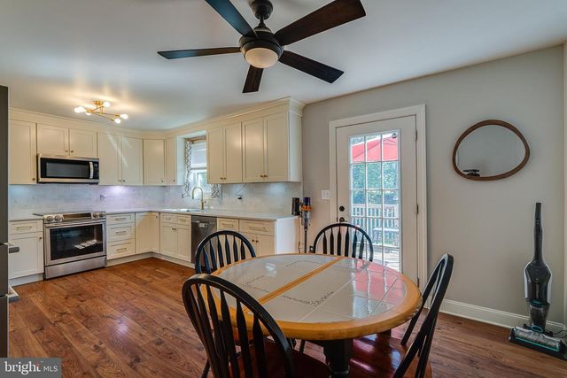 3030 TODD LN, Lancaster, PA 17601