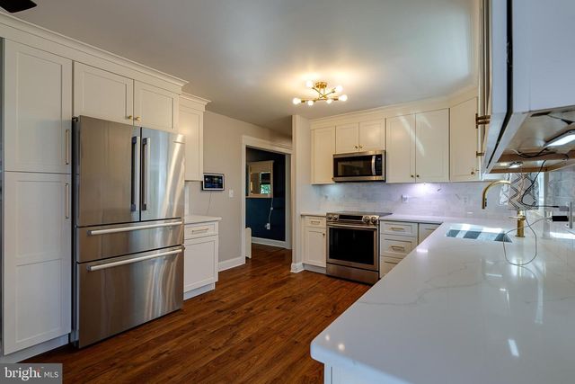 3030 TODD LN, Lancaster, PA 17601