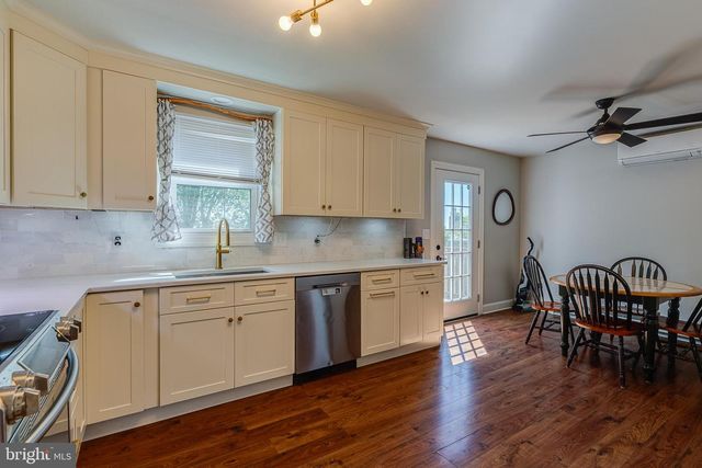 3030 TODD LN, Lancaster, PA 17601