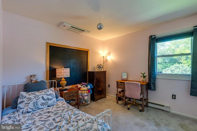 3030 TODD LN, Lancaster, PA 17601