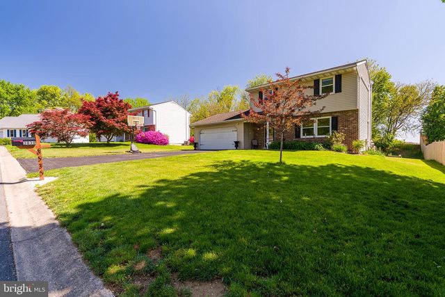 3030 TODD LN, Lancaster, PA 17601