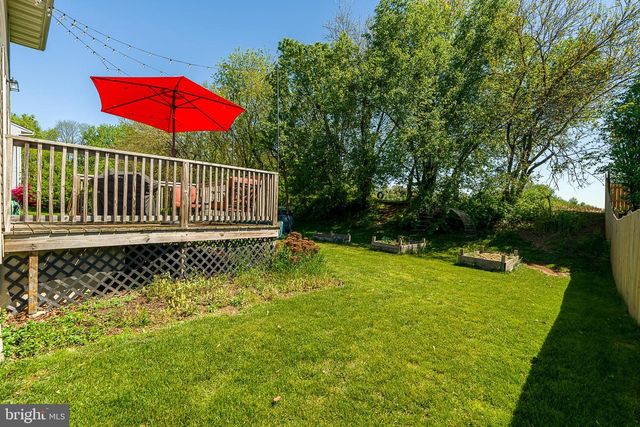 3030 TODD LN, Lancaster, PA 17601