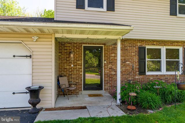 3030 TODD LN, Lancaster, PA 17601