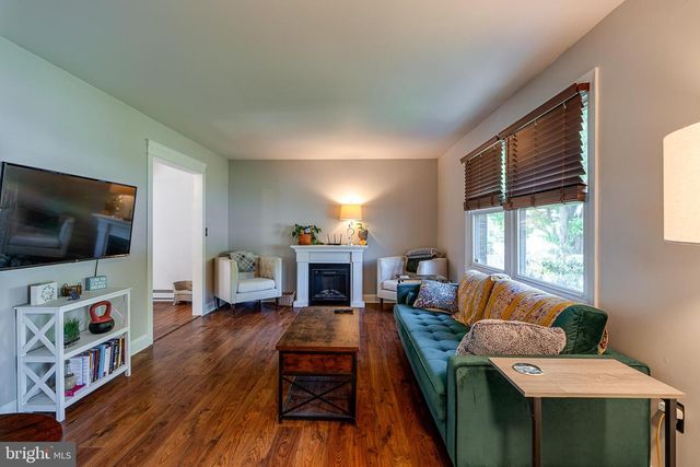 3030 TODD LN, Lancaster, PA 17601