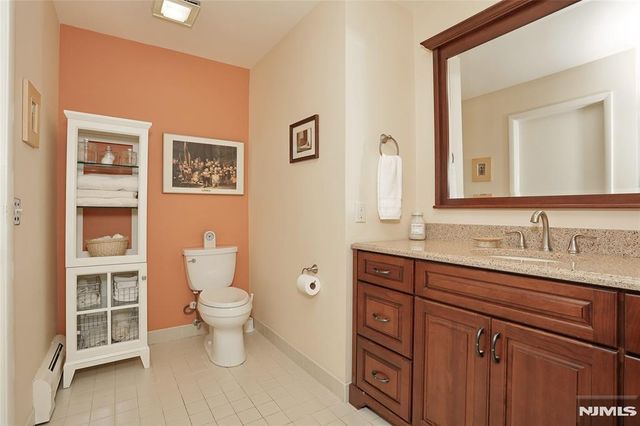 504 Aspen Lane 5042, Wyckoff, NJ 07481
