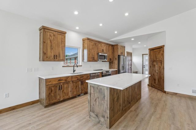 2158 Eastridge Circle, Reedsburg, WI 53959