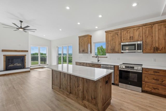 2158 Eastridge Circle, Reedsburg, WI 53959