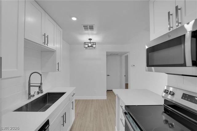 5111 Lindell Road 202, Las Vegas, NV 89118