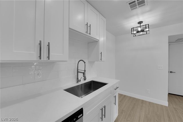 5111 Lindell Road 202, Las Vegas, NV 89118