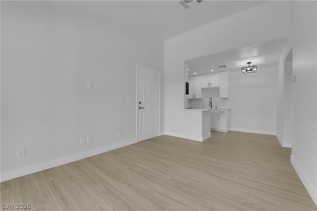 5111 Lindell Road 202, Las Vegas, NV 89118