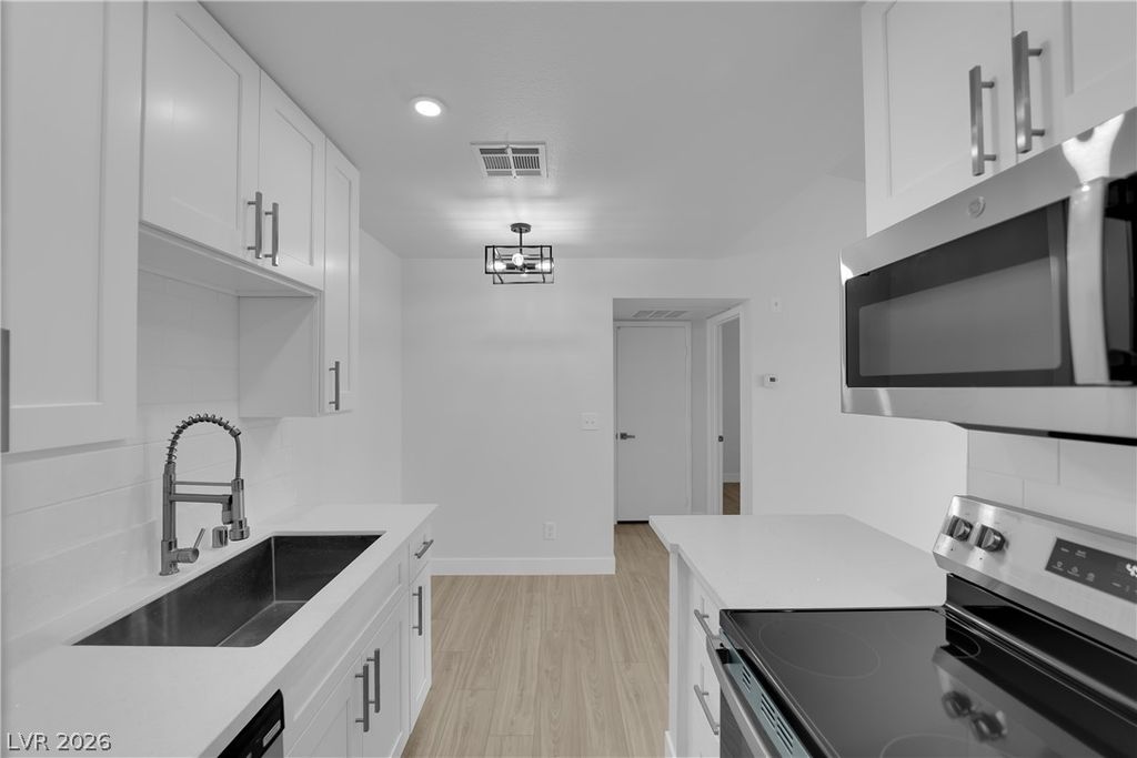 5111 Lindell Road 202, Las Vegas, NV 89118 — photo 3