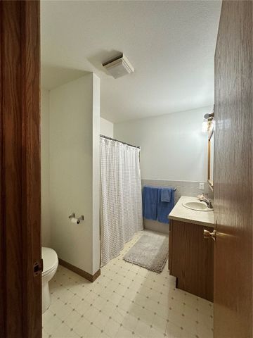 3619 King Drive SW, Cedar Rapids, IA 52404