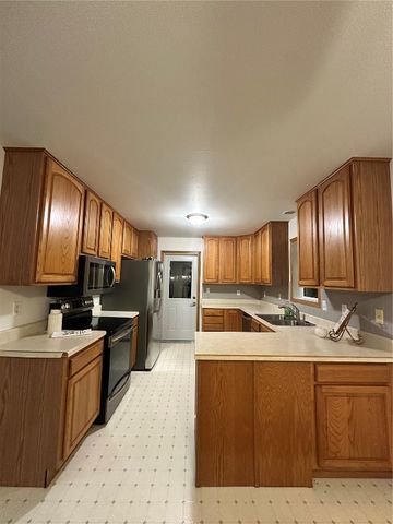 3619 King Drive SW, Cedar Rapids, IA 52404